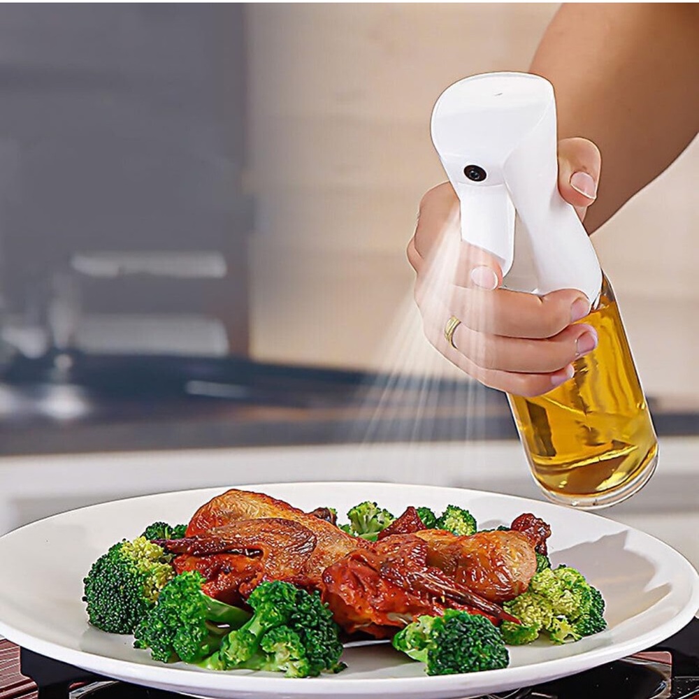 Oil sprayer for cooking